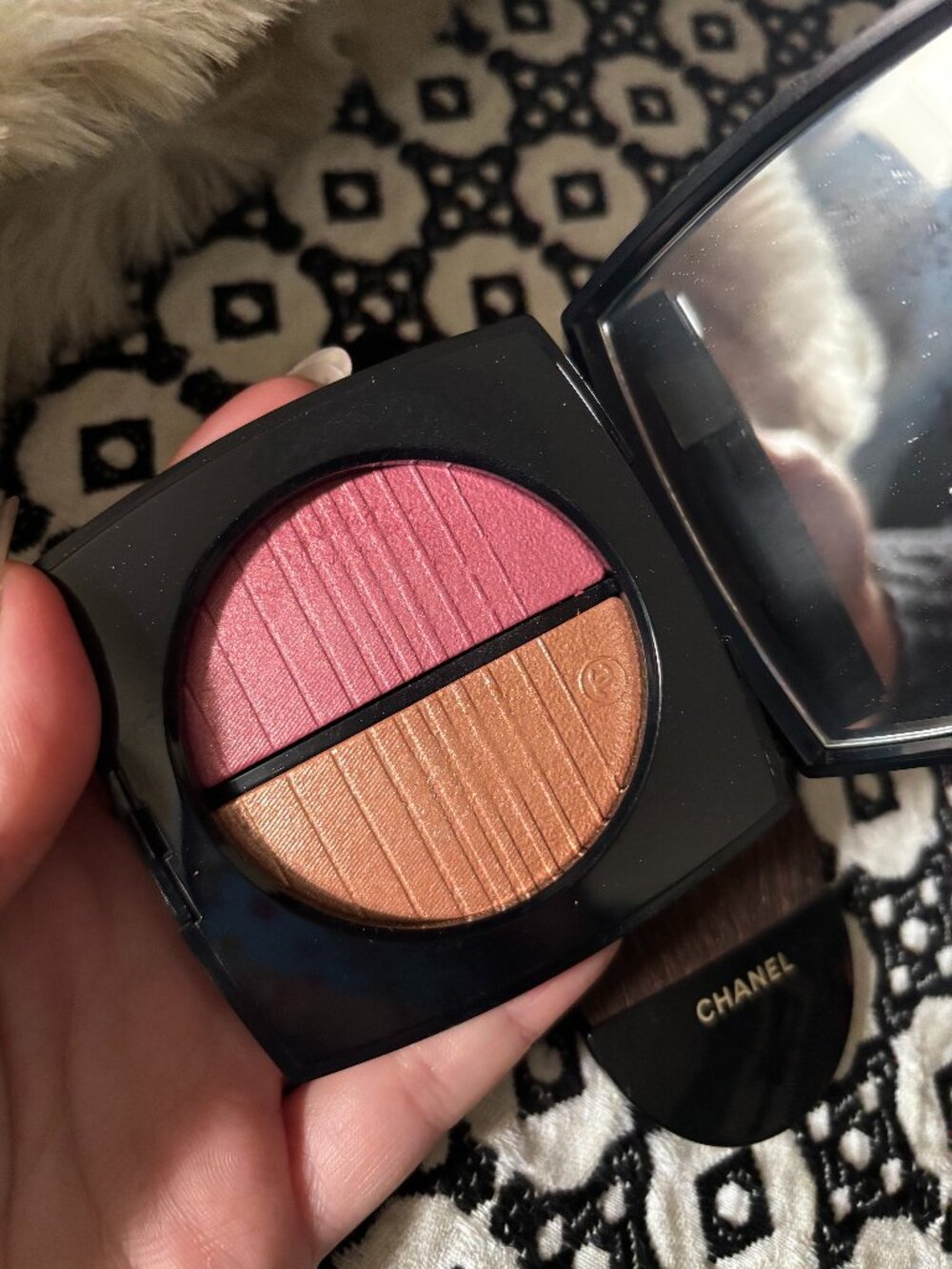 LES BEIGES HEALTHY GOLDEN GLOW POWDER in Eclat du Soir